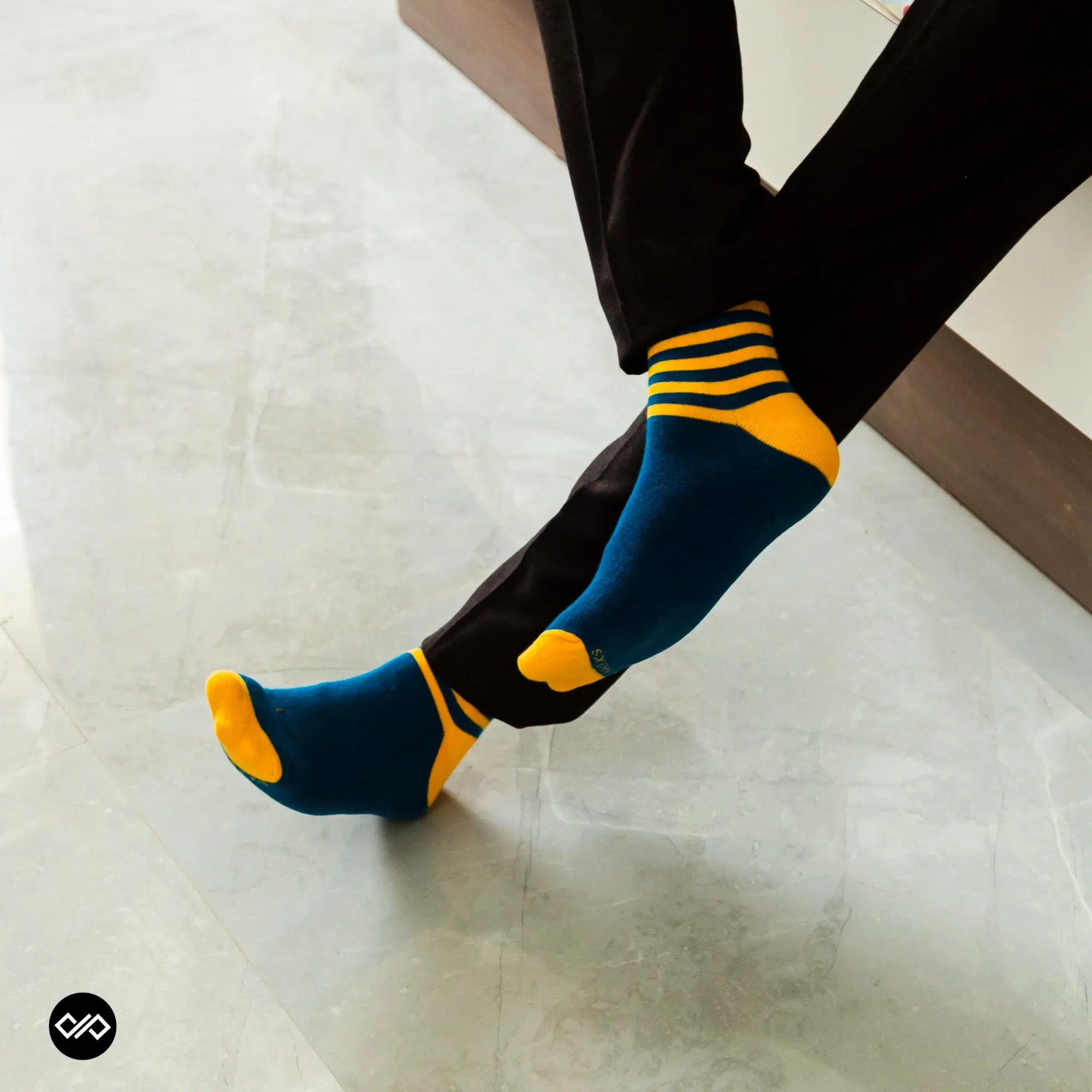 Trendy Stripes Crew Socks - Unisex 3-Pack for a Modern Look