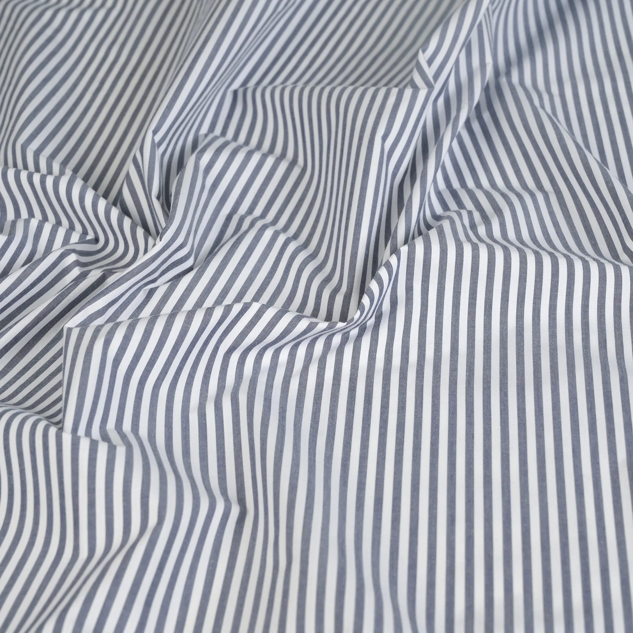 White & Blue Poplin Fabric 98933